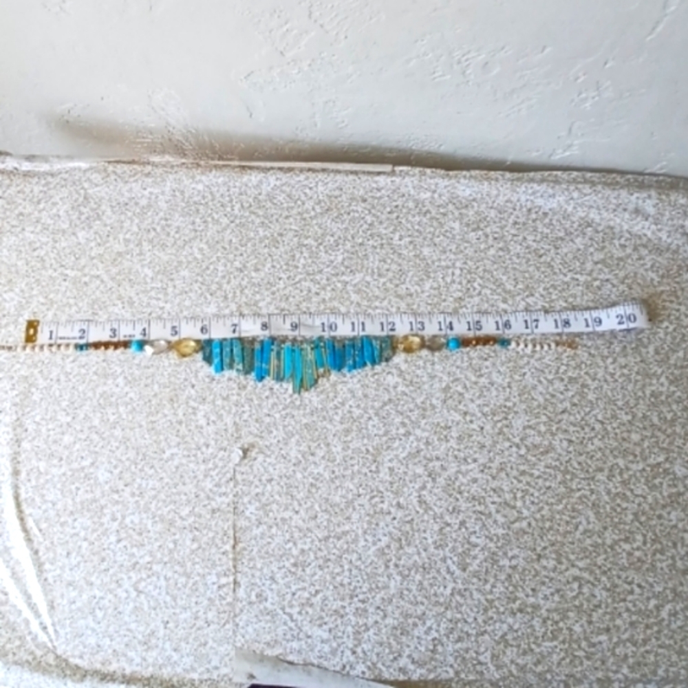 Blue Howlite Shards And Bead Necklace - Picture 4 of 4